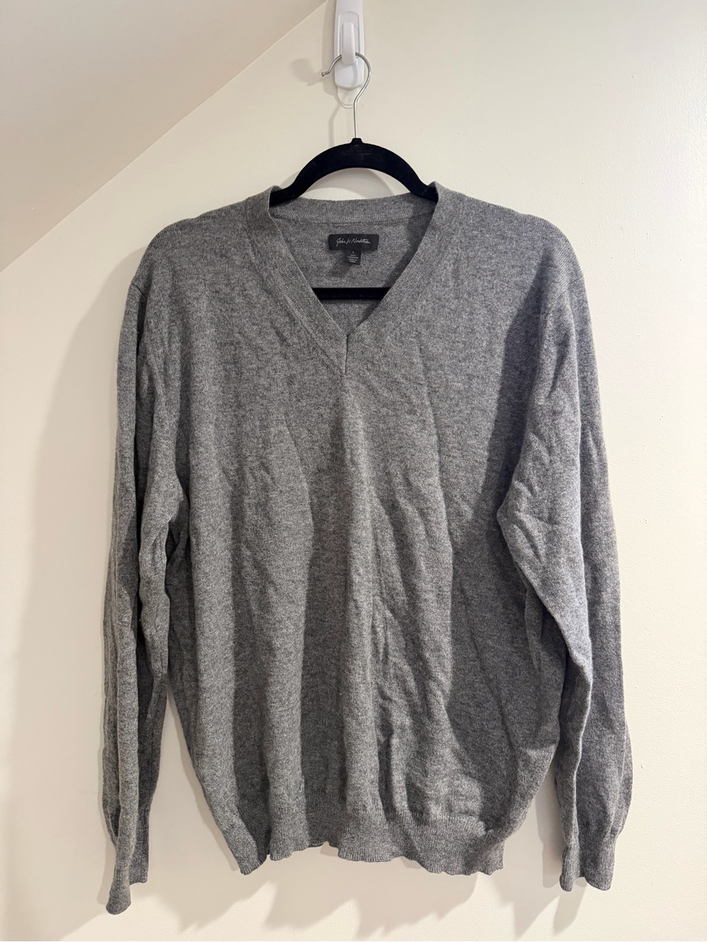 John W. Nordstrom 100% Cashmere Gray V-Neck Sweater